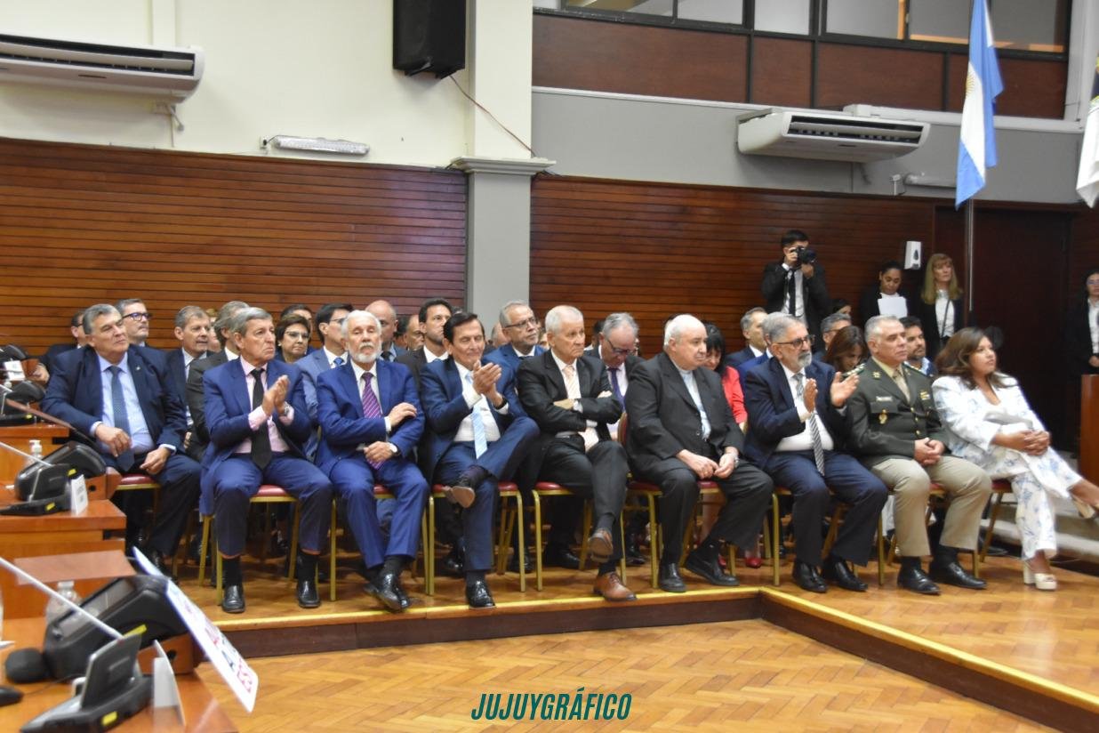 Sadir presentó un plan de USD 230 millones y reveló los logros que blindan a Jujuy de la crisis nacional 28 Sadir presentó un plan de USD 230 millones y reveló los logros que blindan a Jujuy de la crisis nacional 28